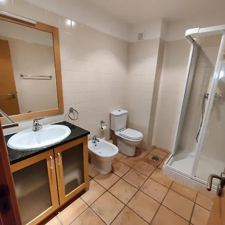 Apartment Spacious 3-Bedroom Condo With Pool